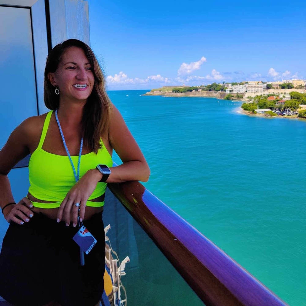 Meet your Posher, Crystal